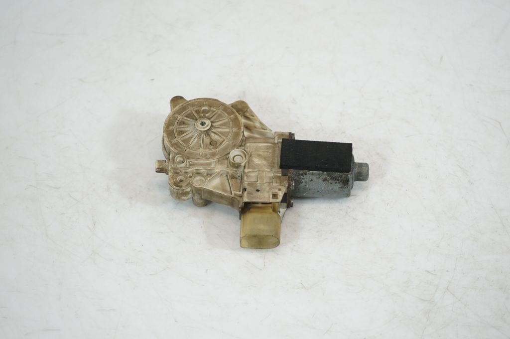 Front door window regulator with motor (5)