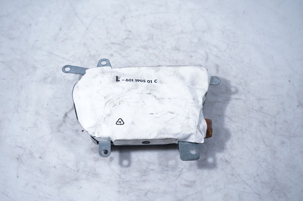 Front door airbag (6)