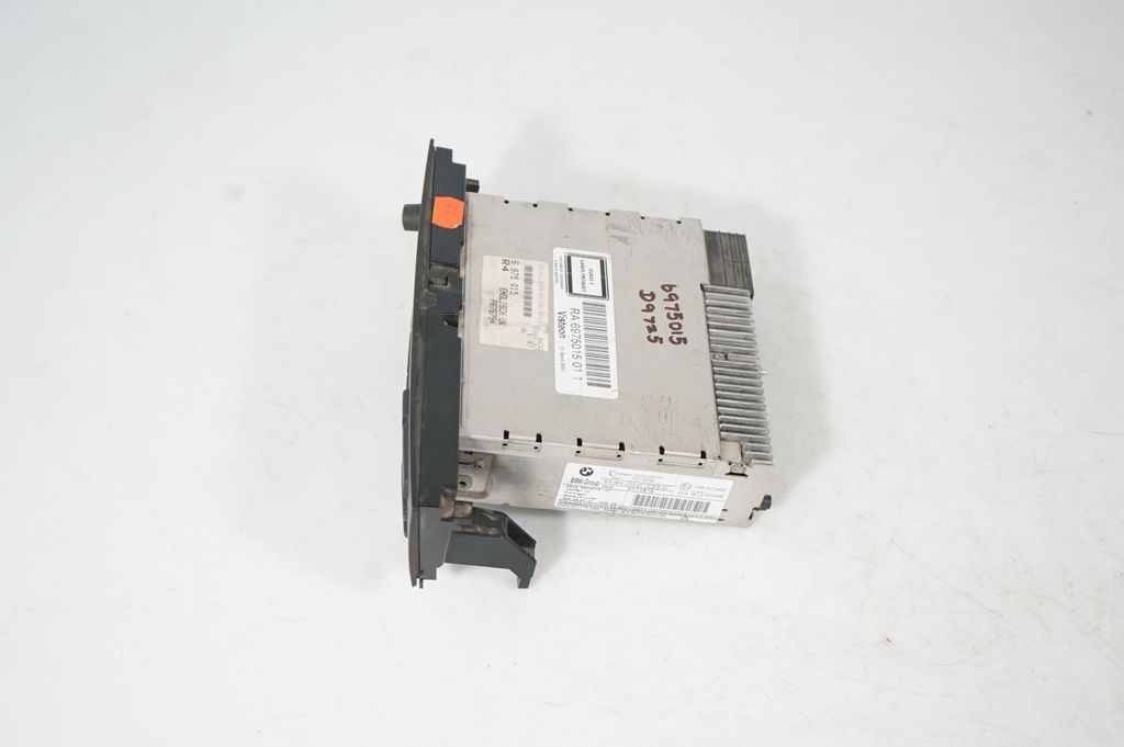 Radio/CD/DVD/GPS head unit (2)