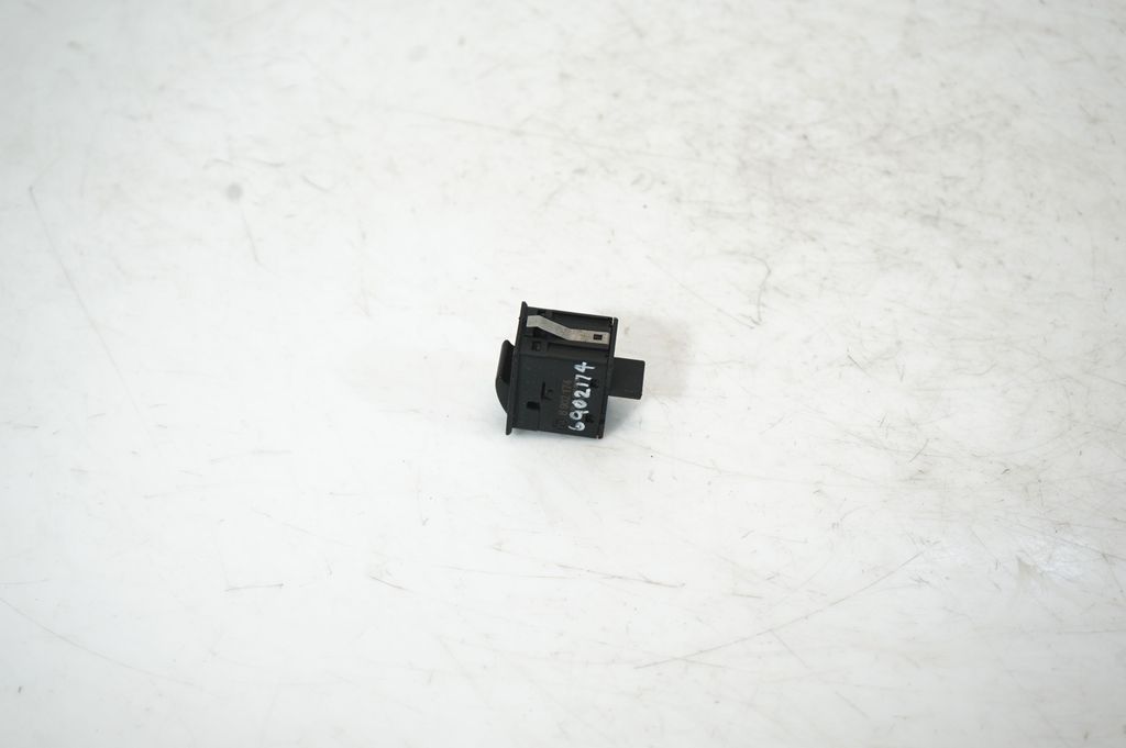 Electric window control switch (2)