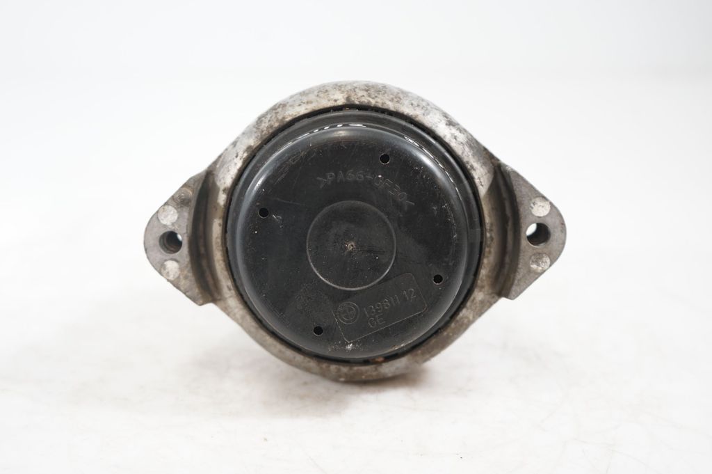 Engine mount bracket (6)