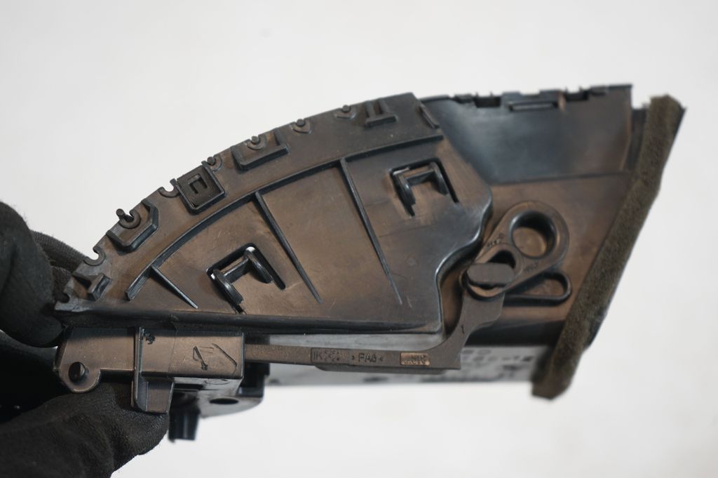 Dashboard side air vent grill/cover trim (6)