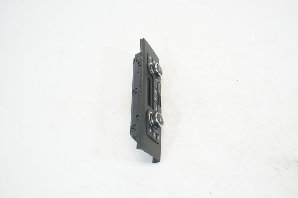 Climate control unit (4)