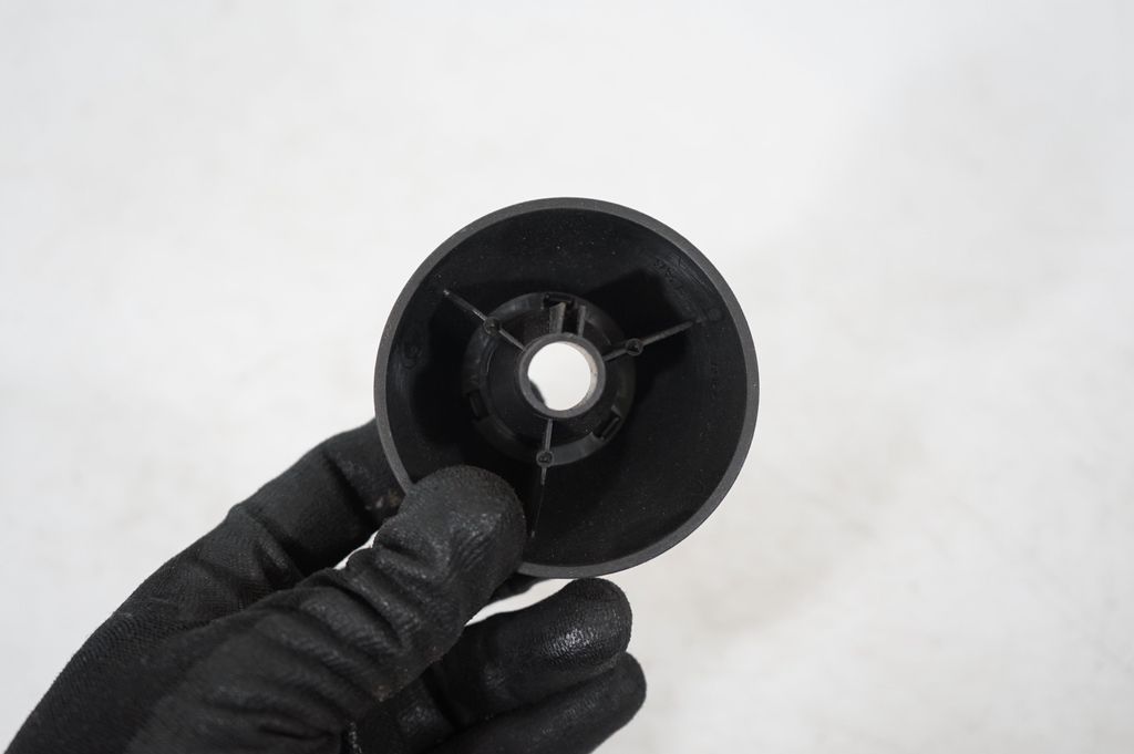 Other rear door trim element (6)