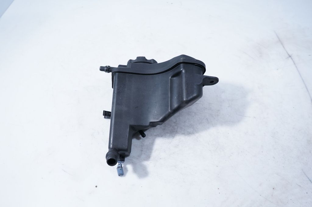 Coolant expansion tank/reservoir