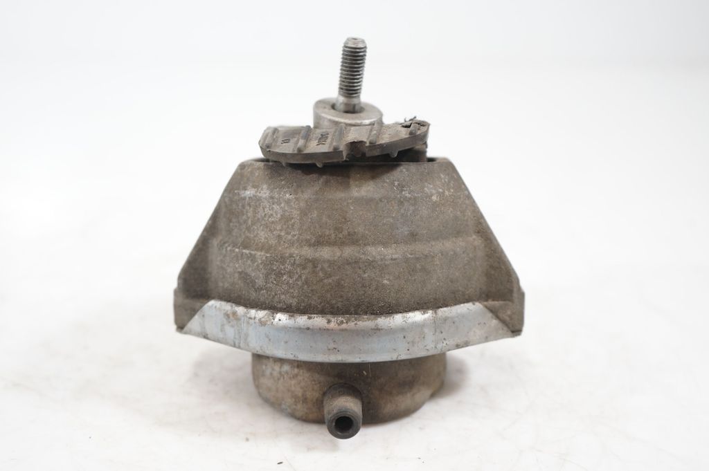 Engine mount bracket (4)