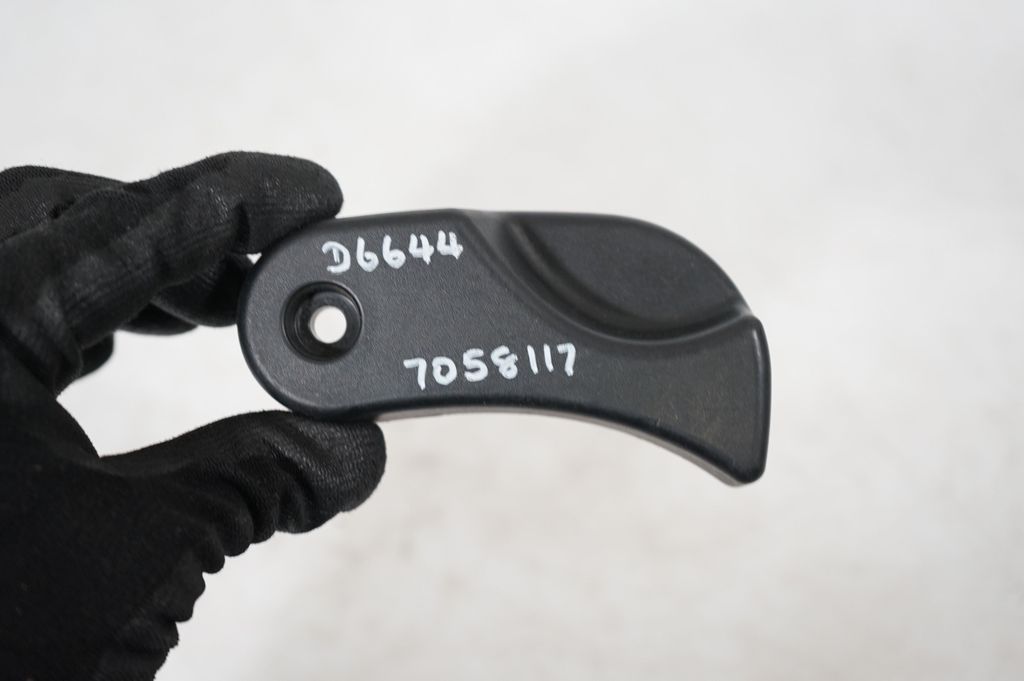 Engine bonnet (hood) release handle (7)