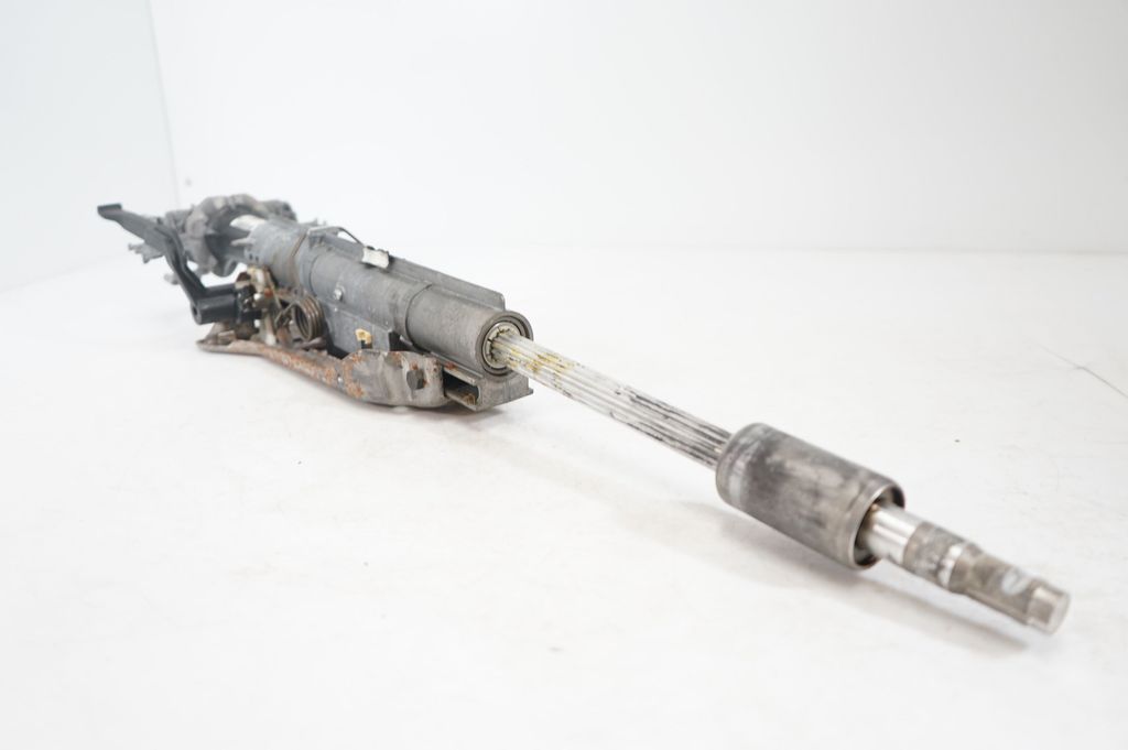 Steering wheel axle (7)