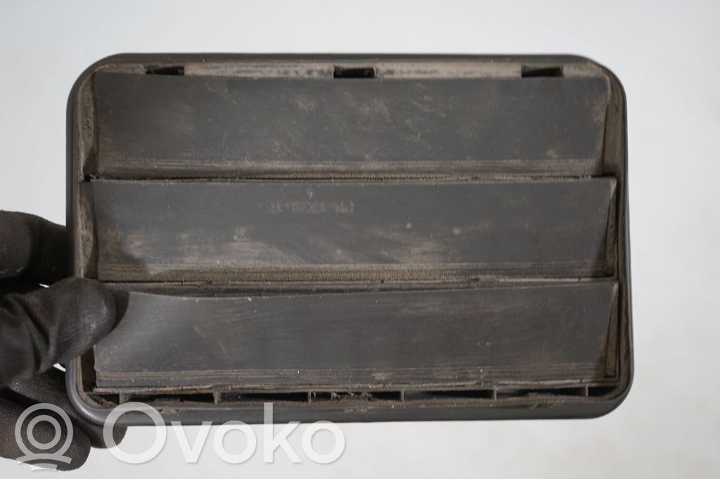 Quarter panel pressure vent (7)