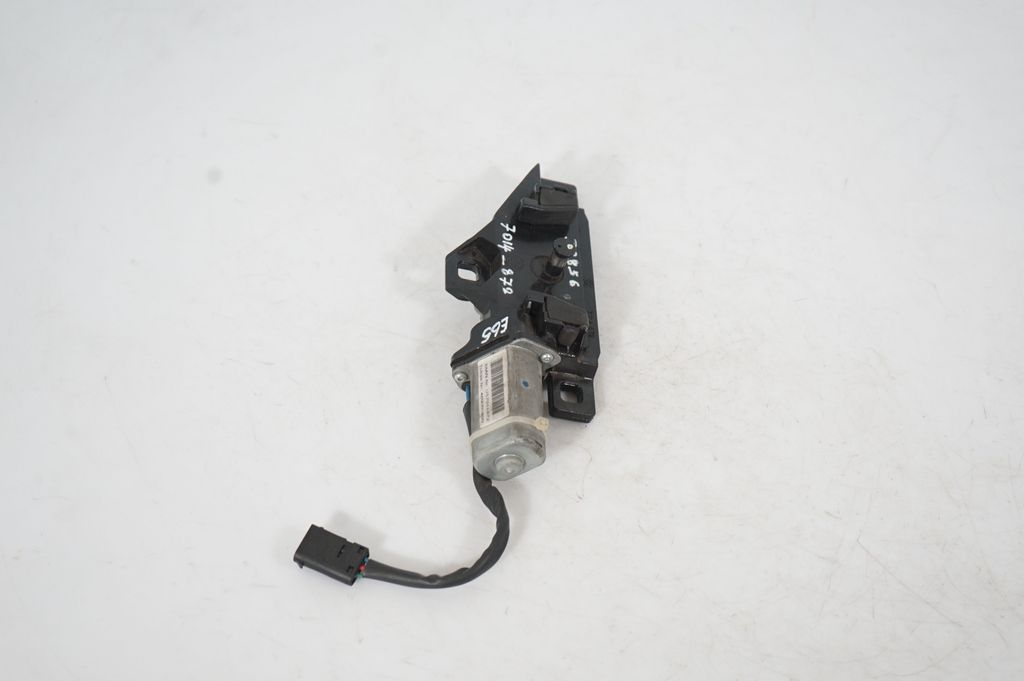 Tailgate/trunk/boot lock/catch/latch (4)