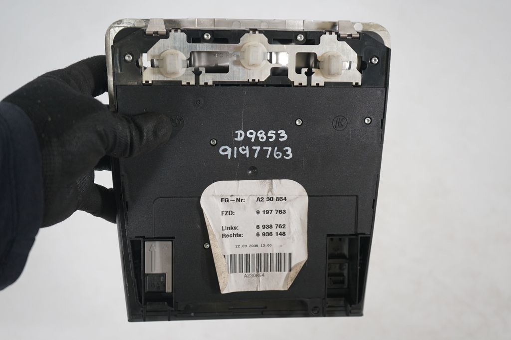 Front seat light (8)