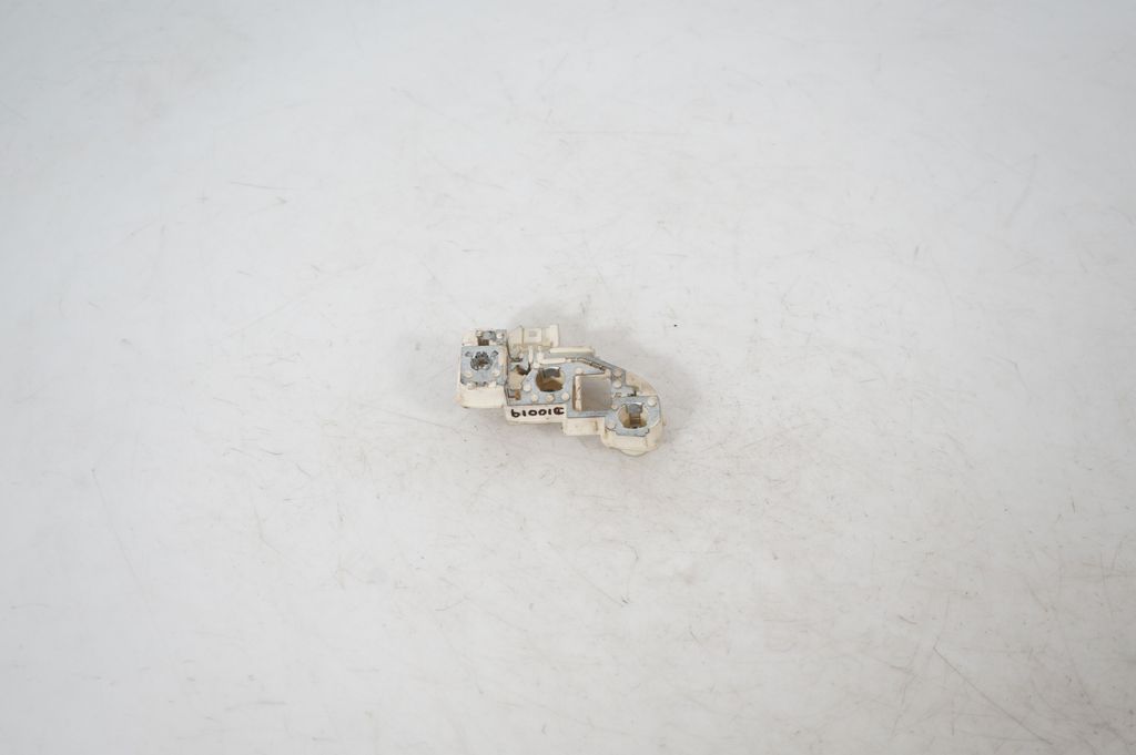 Tail light bulb cover holder (3)