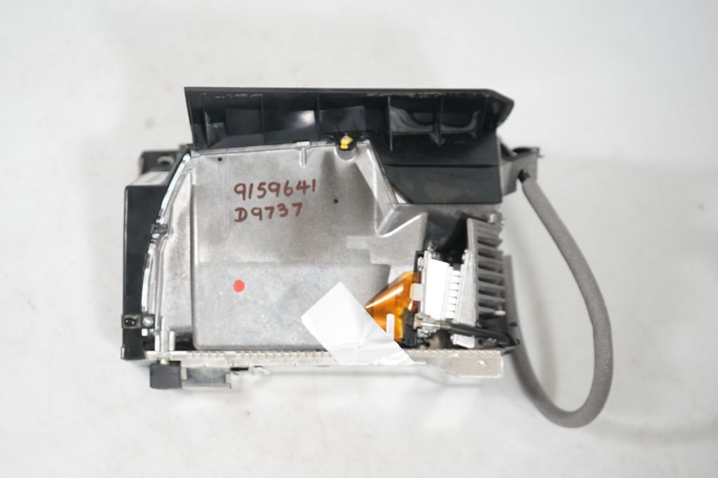 Head up display screen (9)