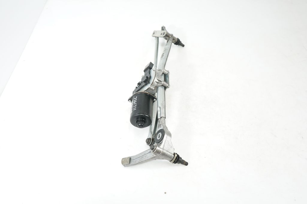 Front wiper linkage and motor (2)