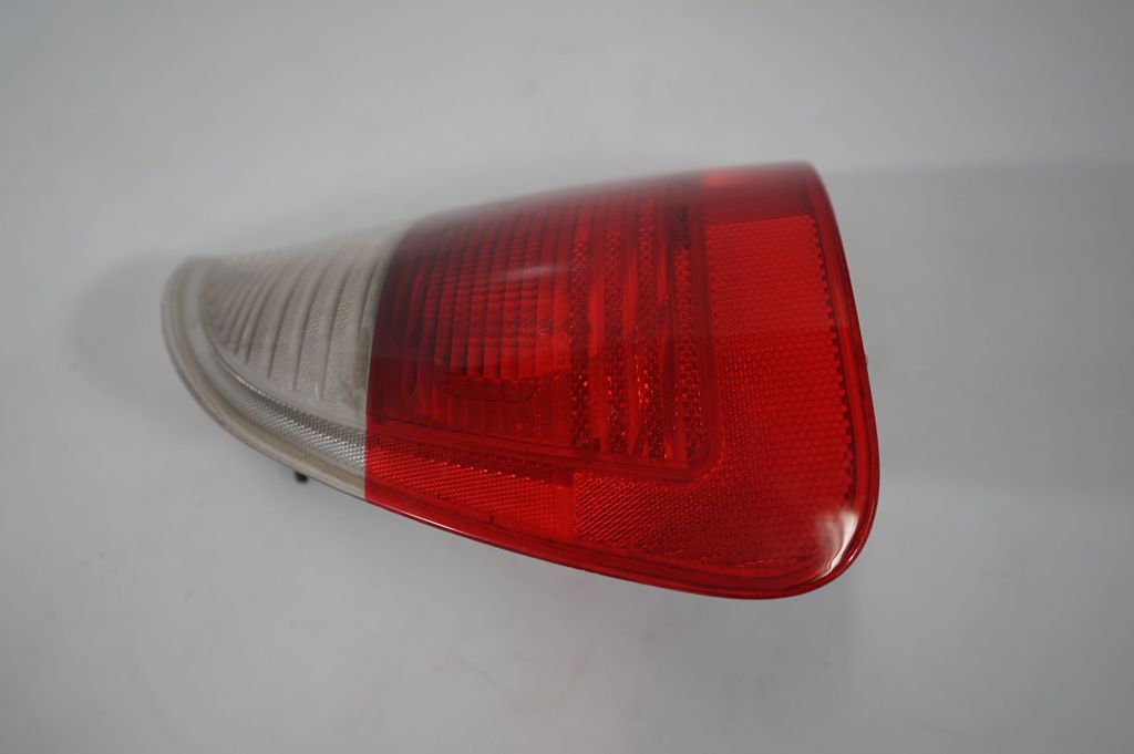 Rear/tail lights (8)