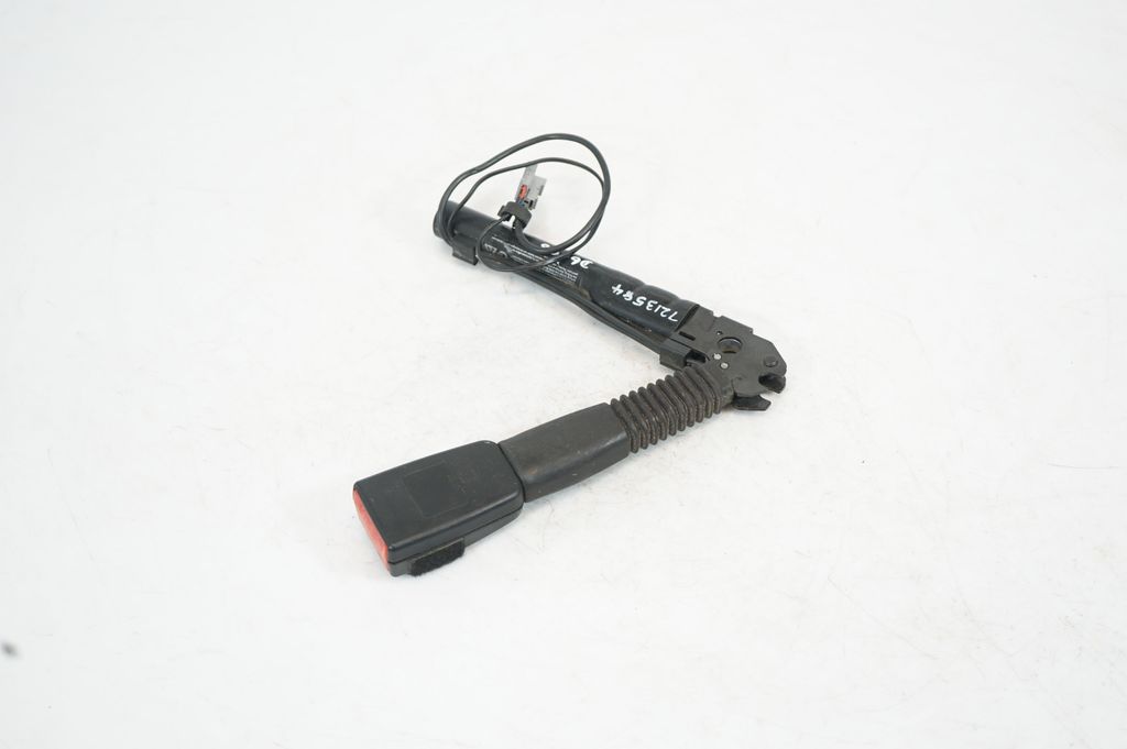 Rear seatbelt buckle (4)