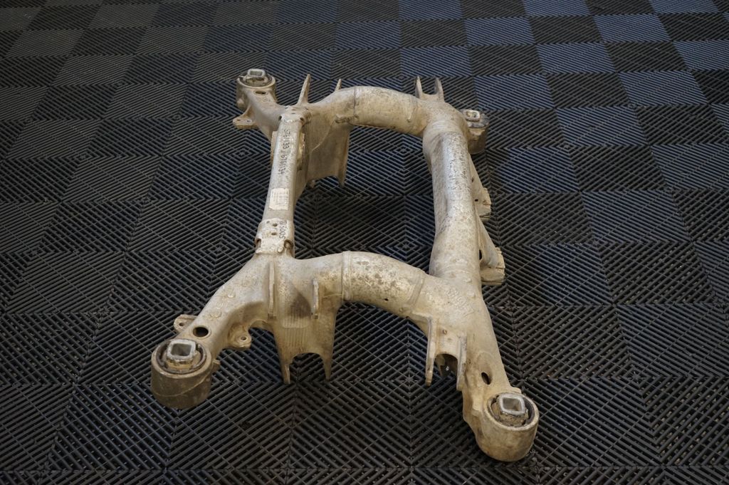 Rear subframe (2)
