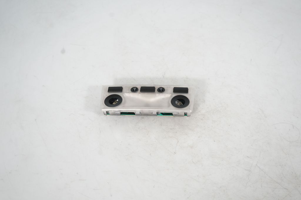 Front seat light (3)