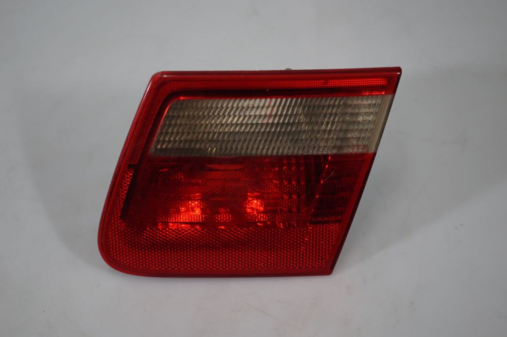 Tailgate rear/tail lights (6)