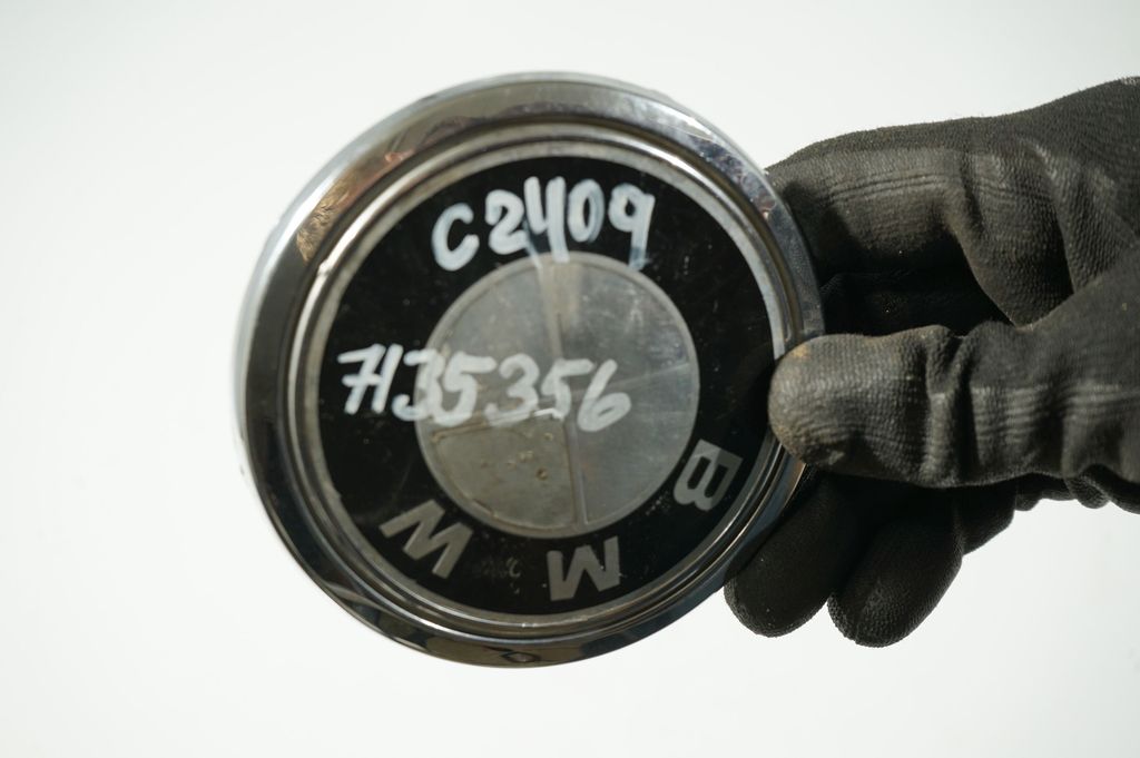 Manufacturers badge/model letters (9)