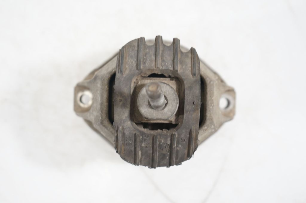 Engine mount bracket (7)