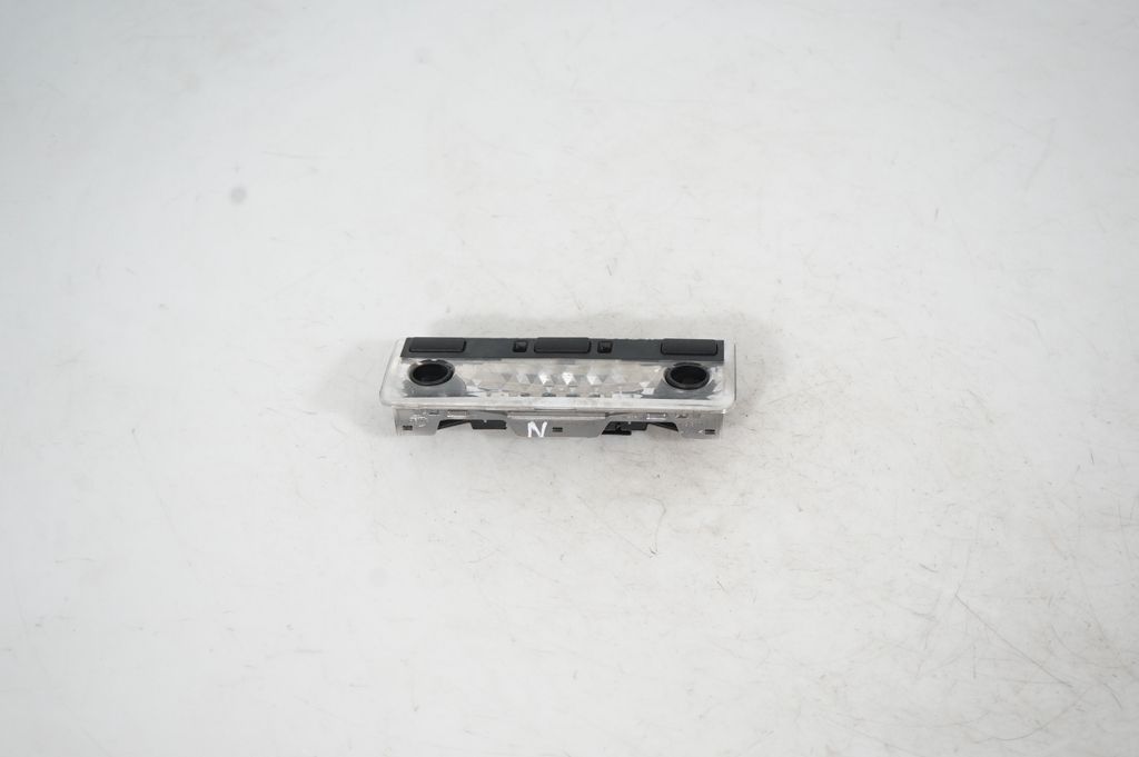 Front seat light (3)