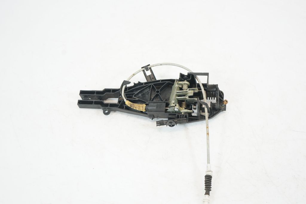 Rear door exterior handle/bracket (5)