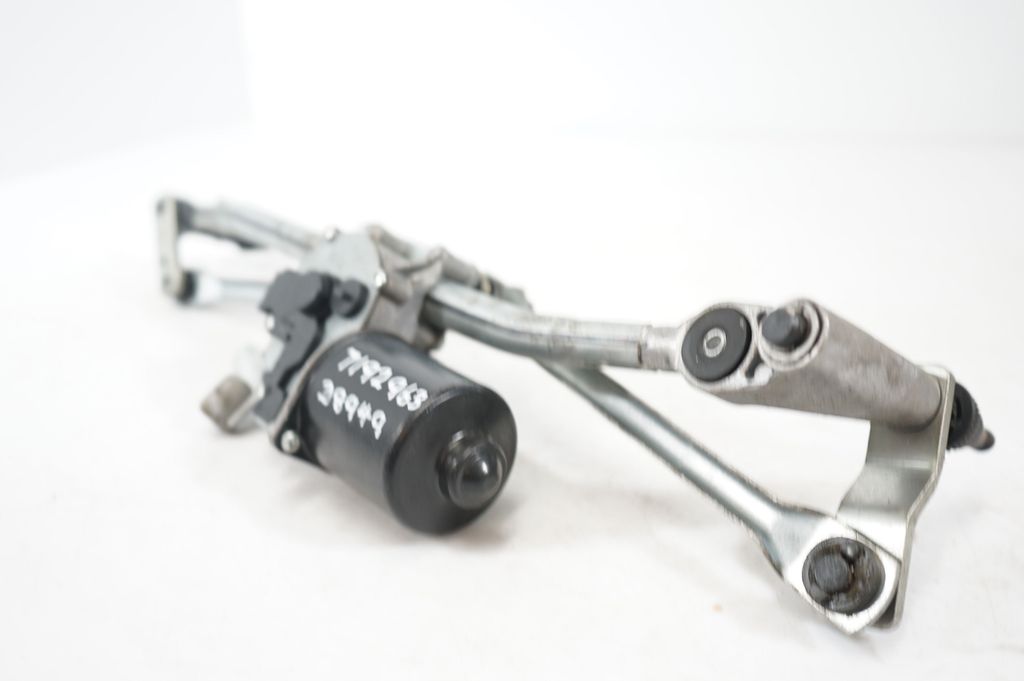 Front wiper linkage and motor (7)