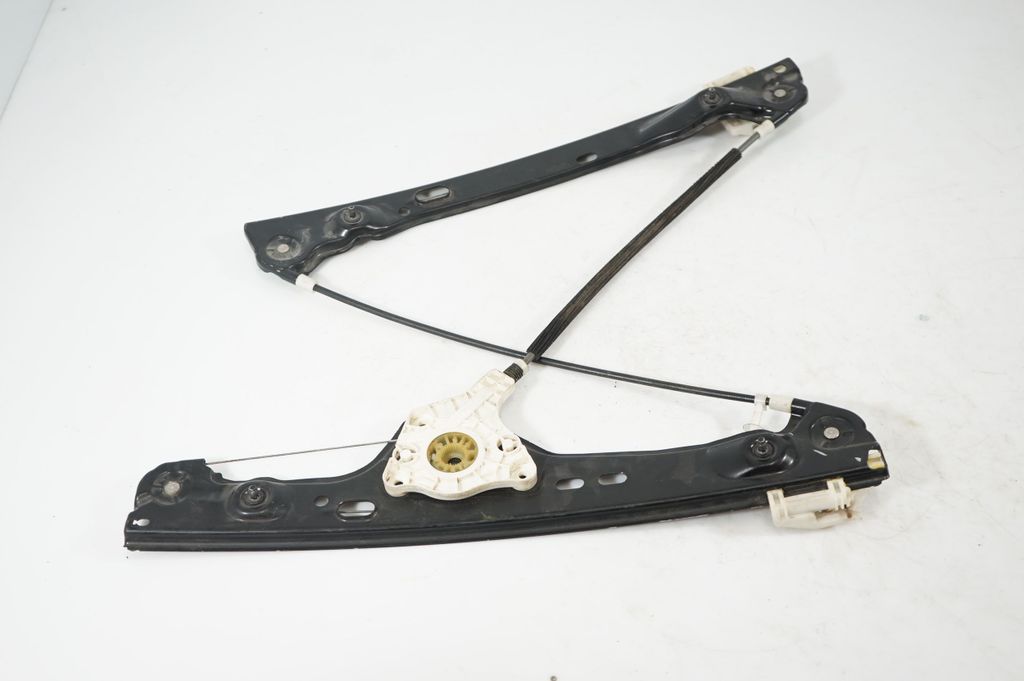 Front door window regulator with motor (5)