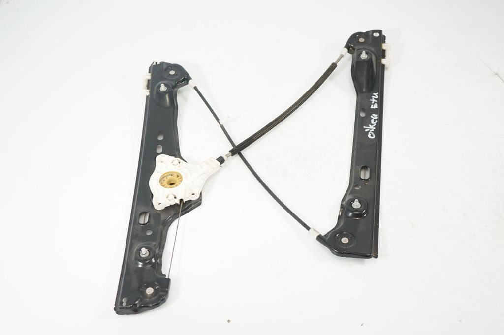 Front door window regulator with motor (5)
