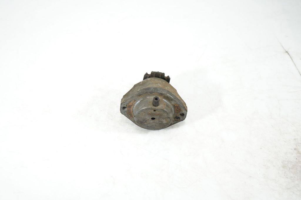 Engine mount bracket (3)