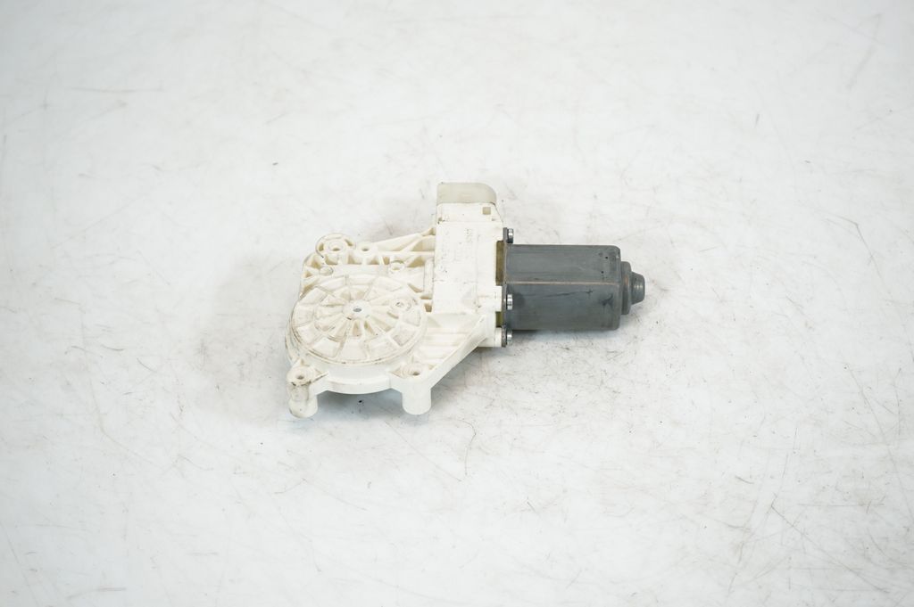 Front door window regulator with motor (5)