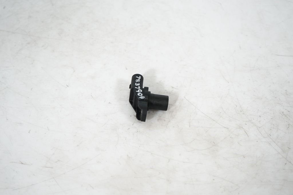 Camshaft position sensor (4)