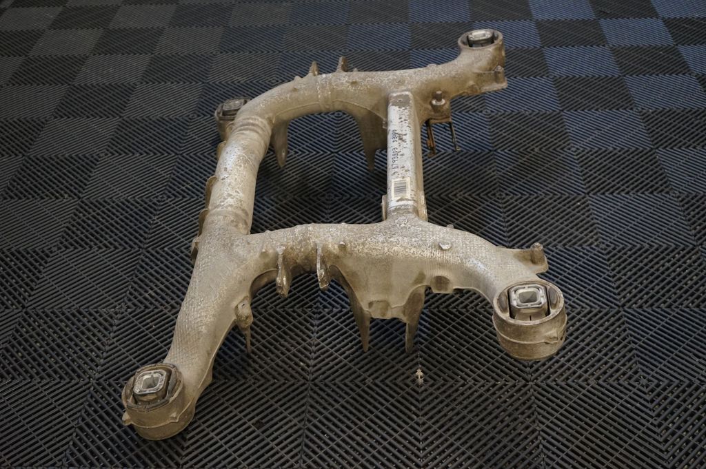 Rear subframe (4)