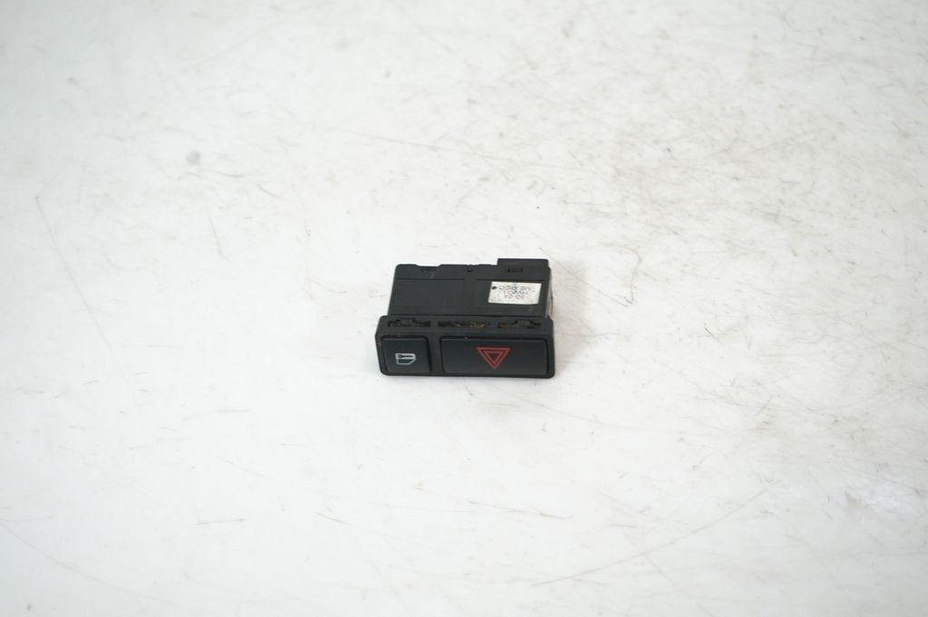 Hazard light switch (5)