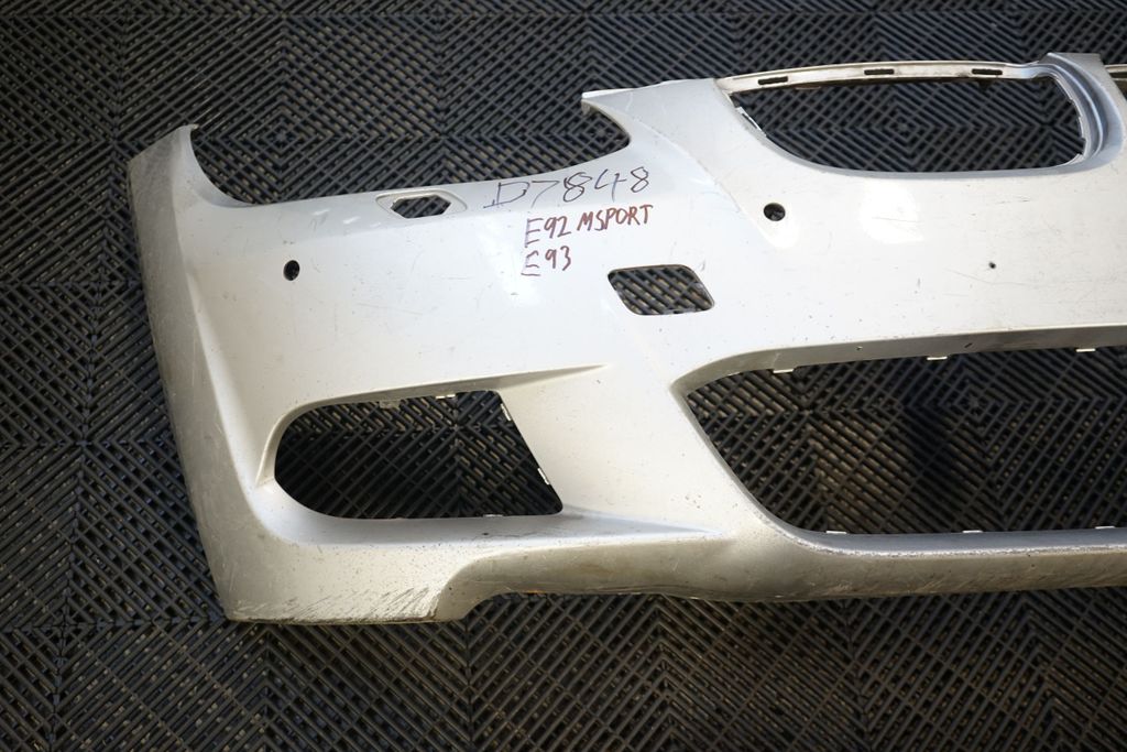 Front bumper (4)