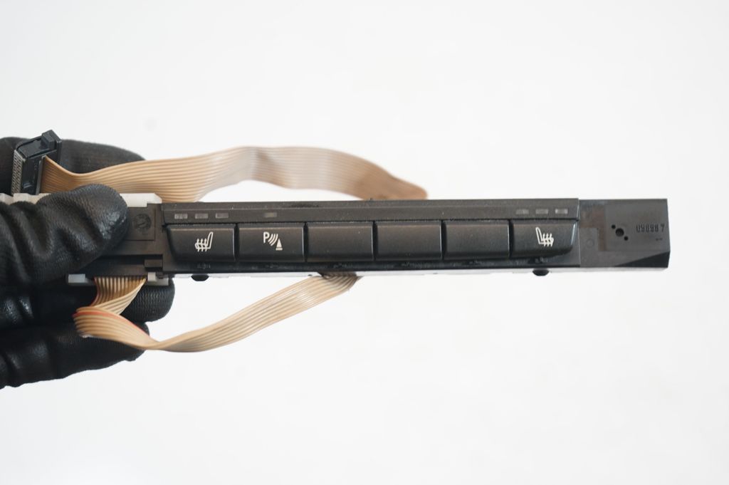 Seat heating switch (6)