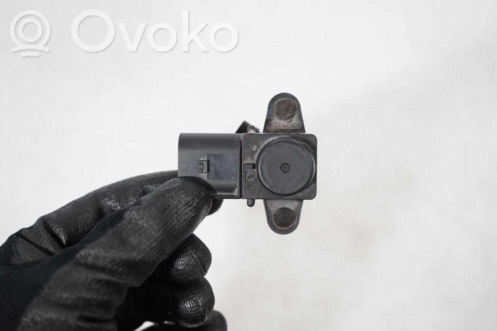 Air pressure sensor (8)