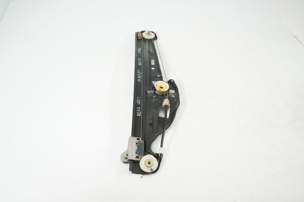 Rear door window regulator with motor (4)