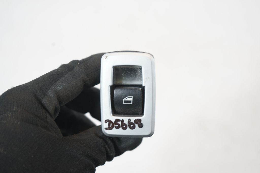 Electric window control switch (7)