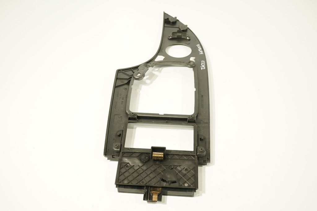 Gear shifter surround trim plastic (7)