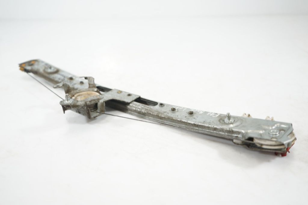 Rear door window regulator with motor (5)