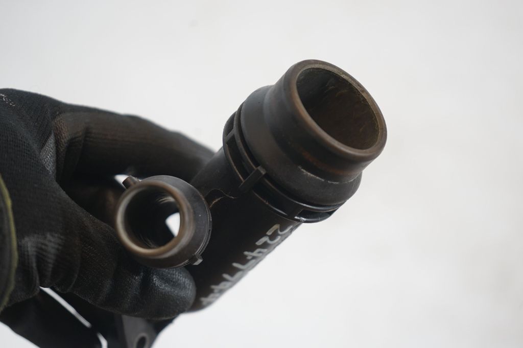 Engine coolant pipe/hose (7)