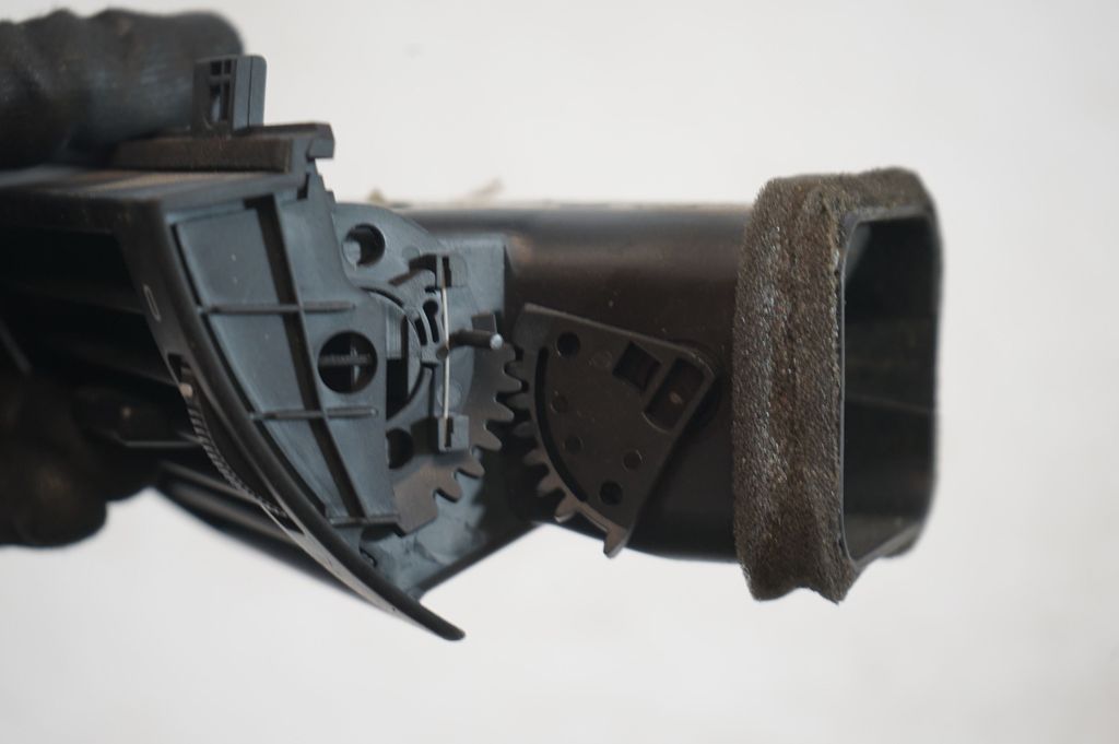 Dashboard side air vent grill/cover trim (6)