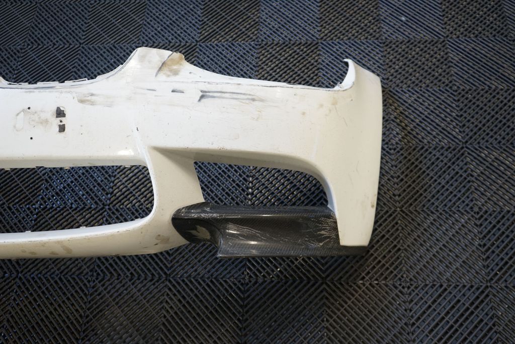 Front bumper (10)
