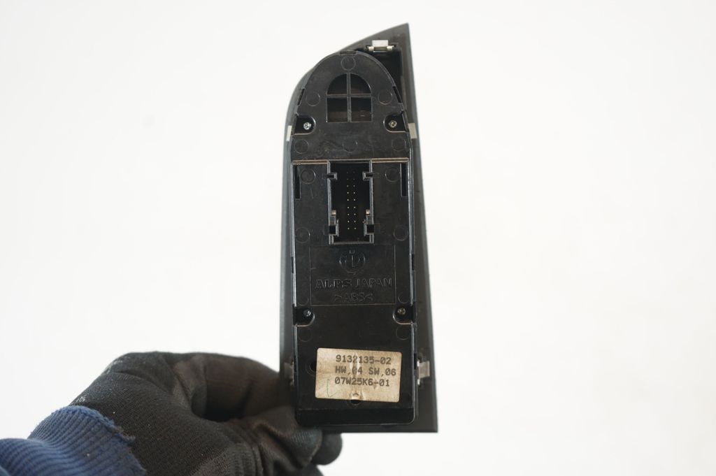 Electric window control switch (7)