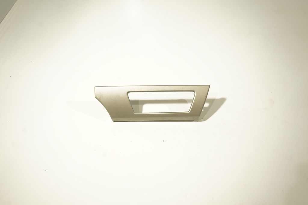 Dashboard glove box trim (5)