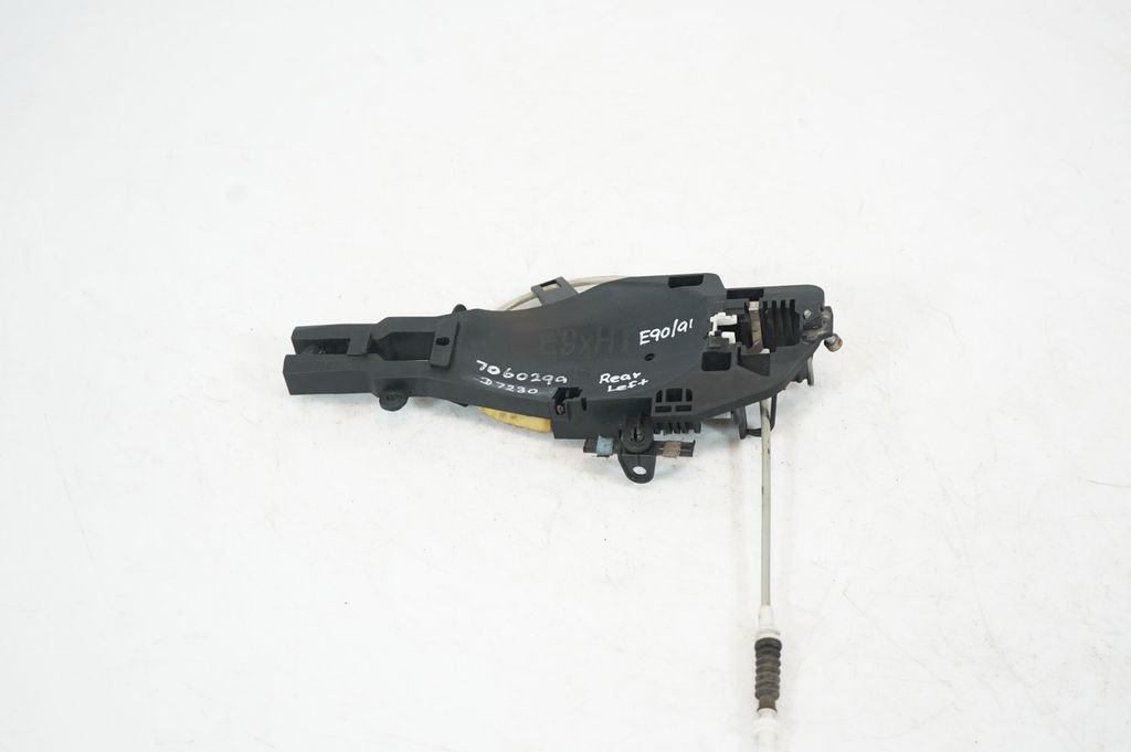 Rear door exterior handle/bracket