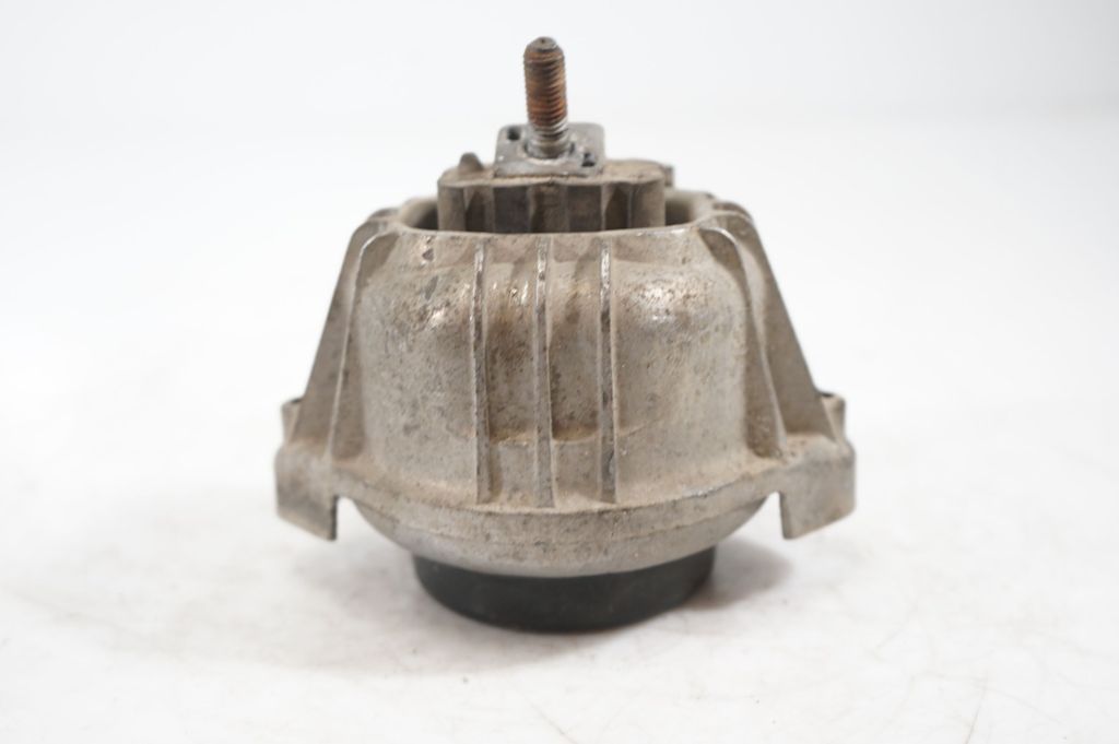 Engine mount bracket (4)