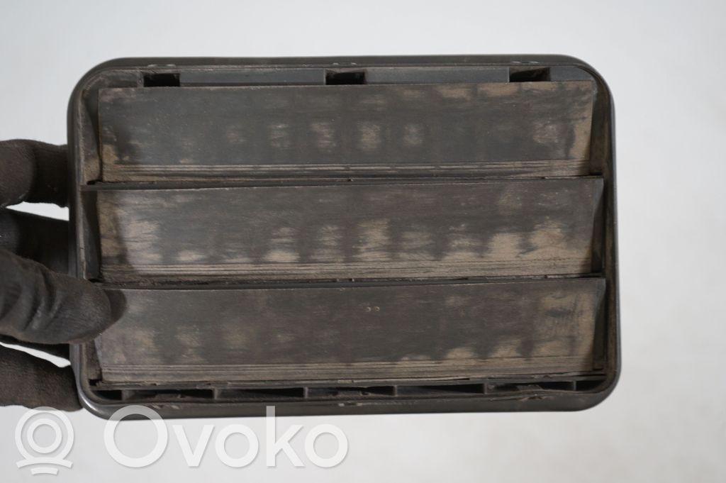 Quarter panel pressure vent (7)